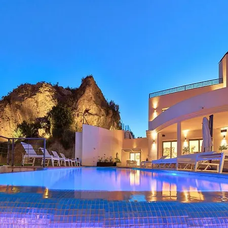 Uniq Villa